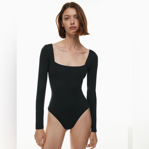 Aritzia Tops - Aritzia Babaton Square neck Body Suit